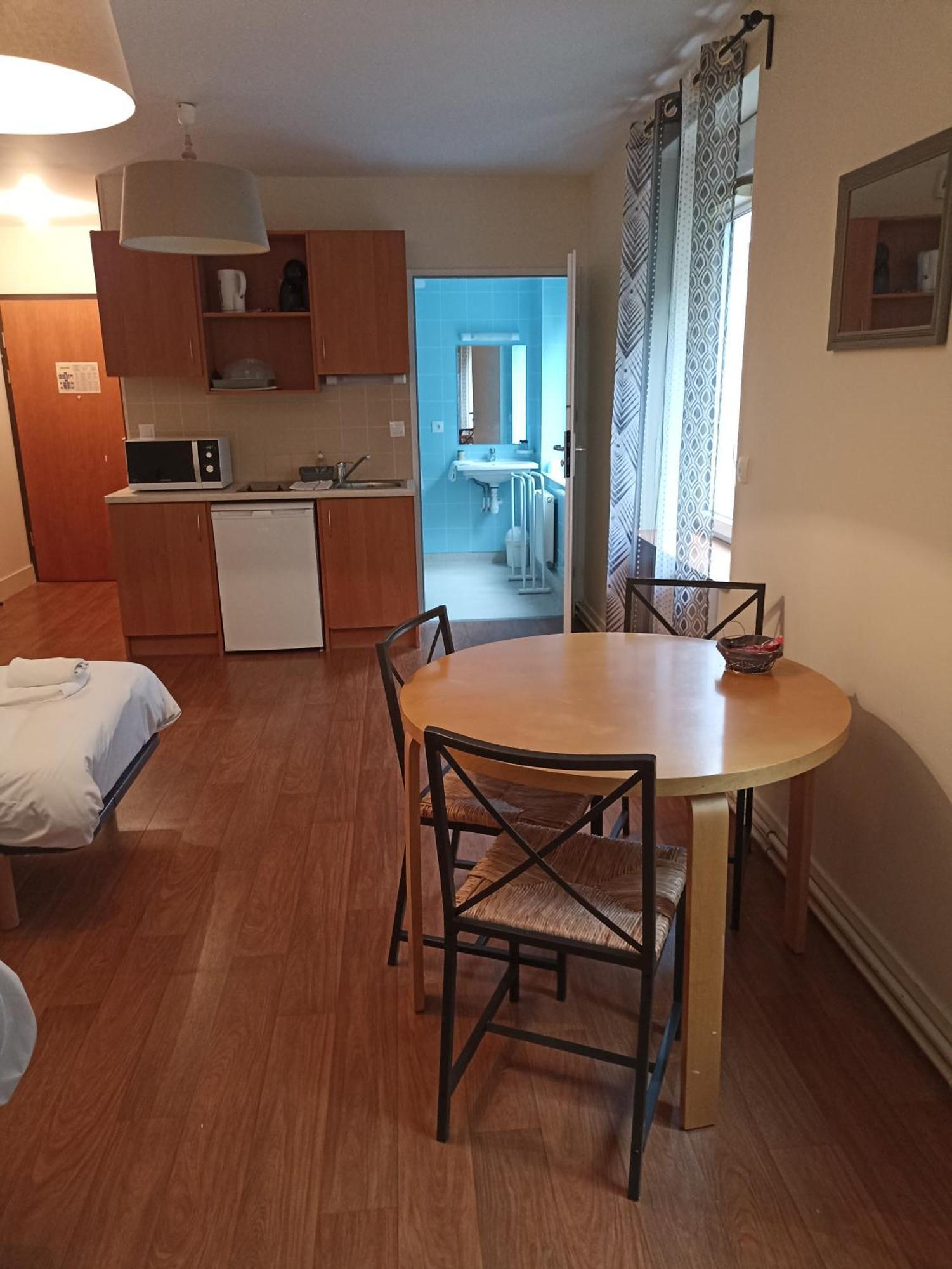Residence La Providence Zenao Лизьё Экстерьер фото